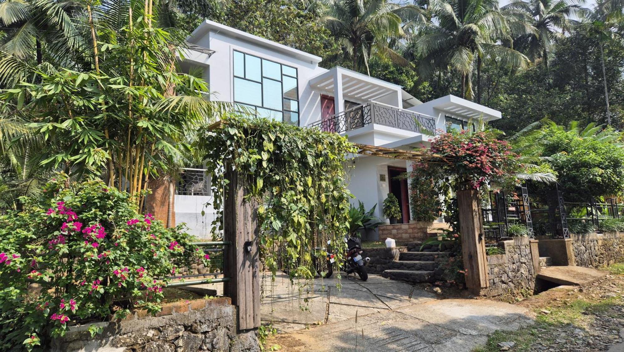 Orchid Villa Pinangode Buitenkant foto